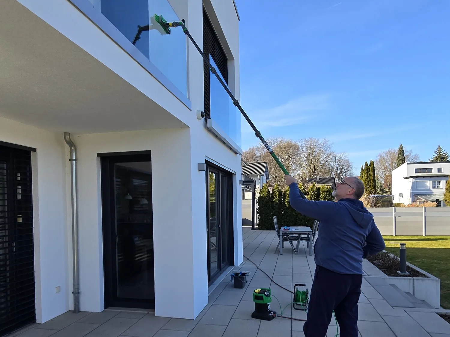 Glasreinigung auch an schlecht erreichbaren Stellen